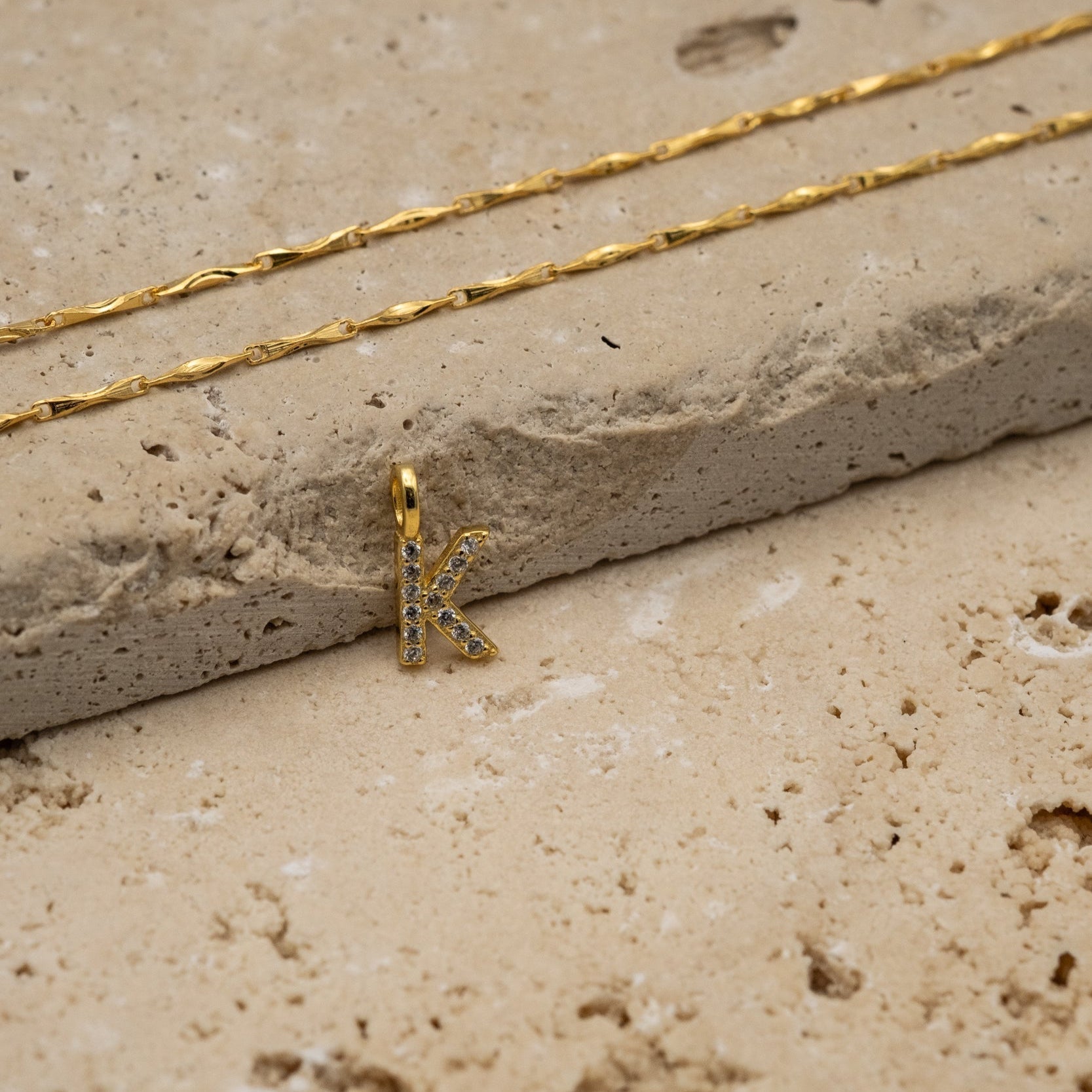 Cirra Halskette mit Buchstabenanhänger