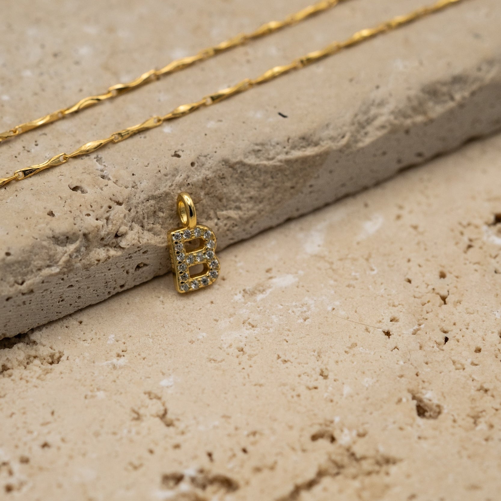 Cirra Halskette mit Buchstabenanhänger