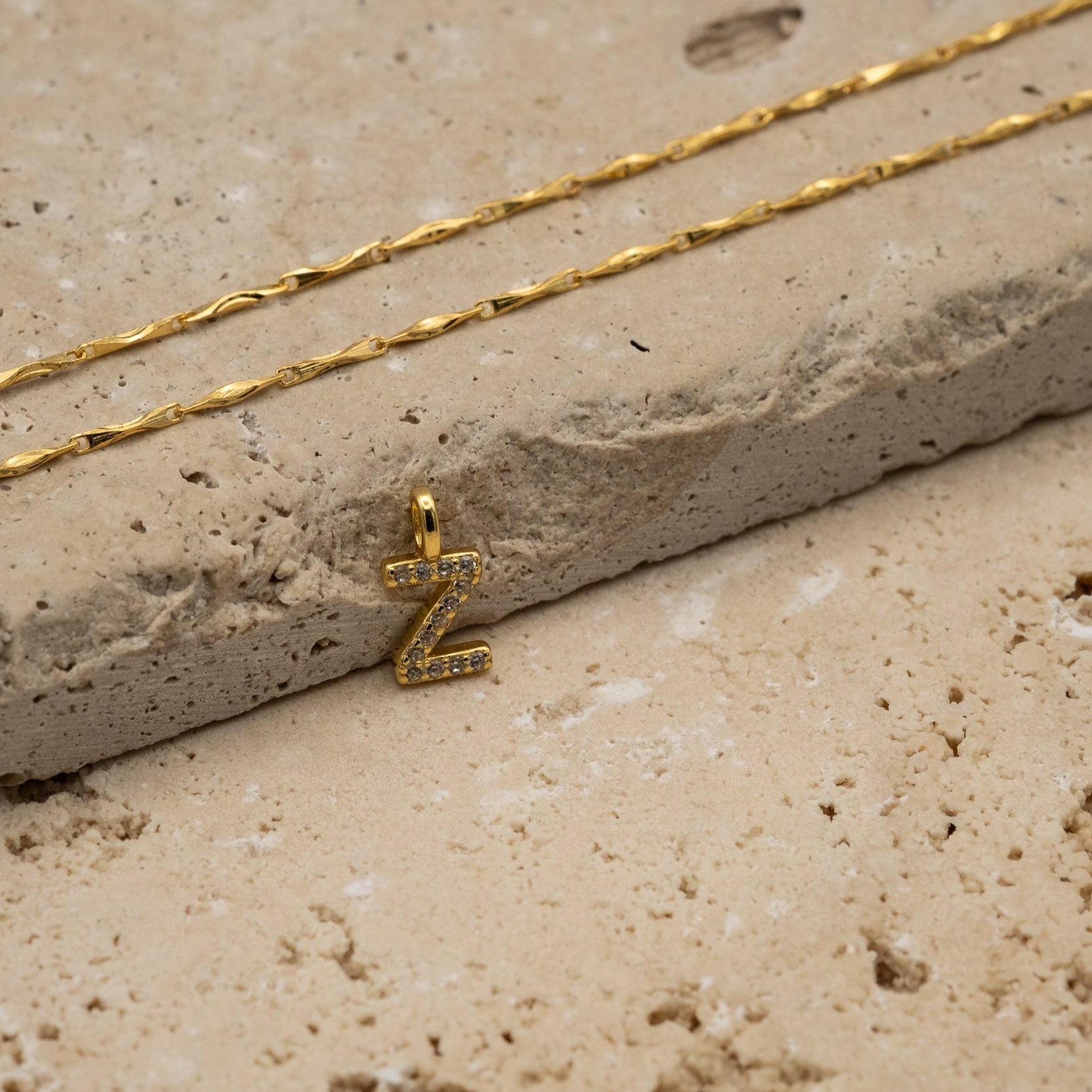 Cirra Halskette mit Buchstabenanhänger