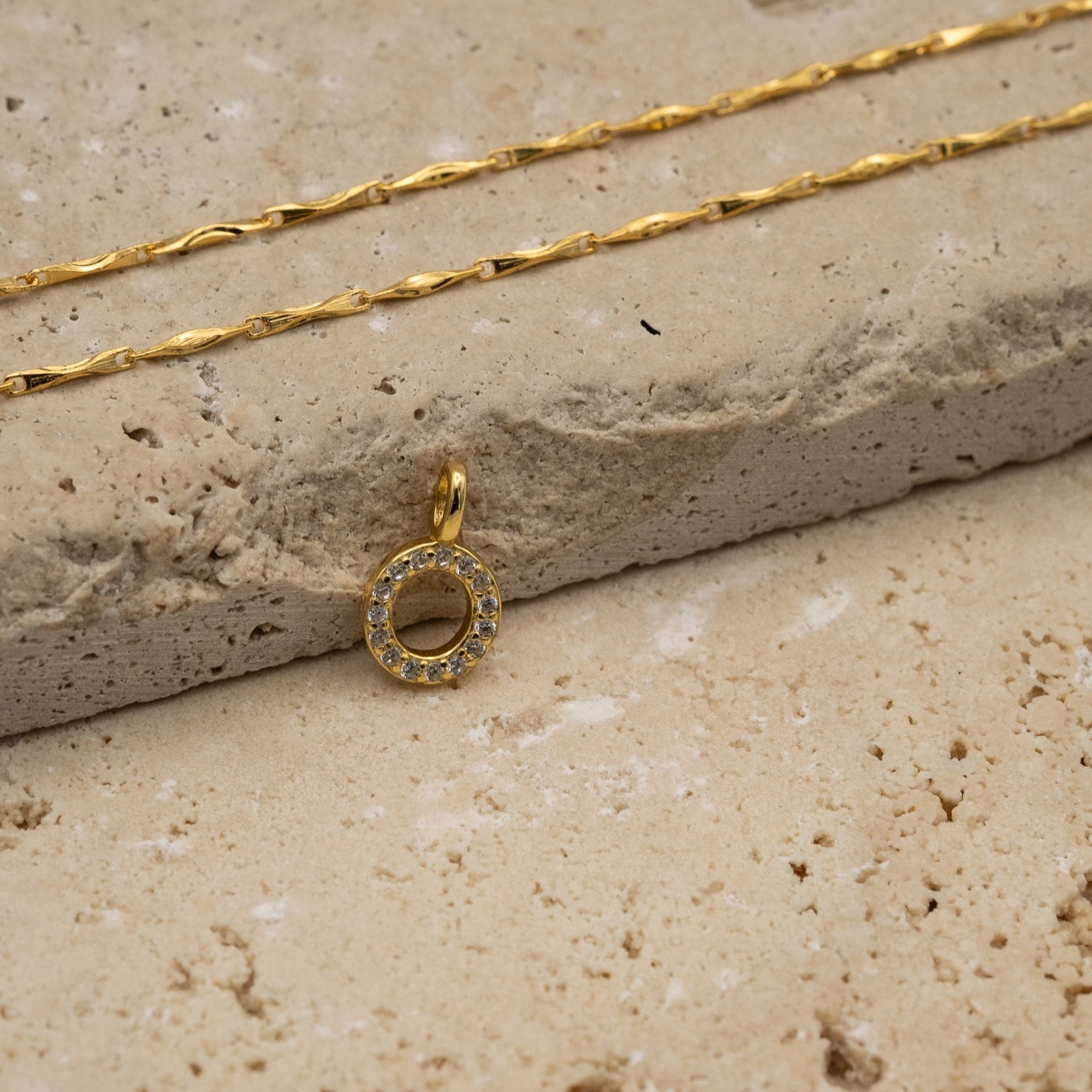 Cirra Halskette mit Buchstabenanhänger