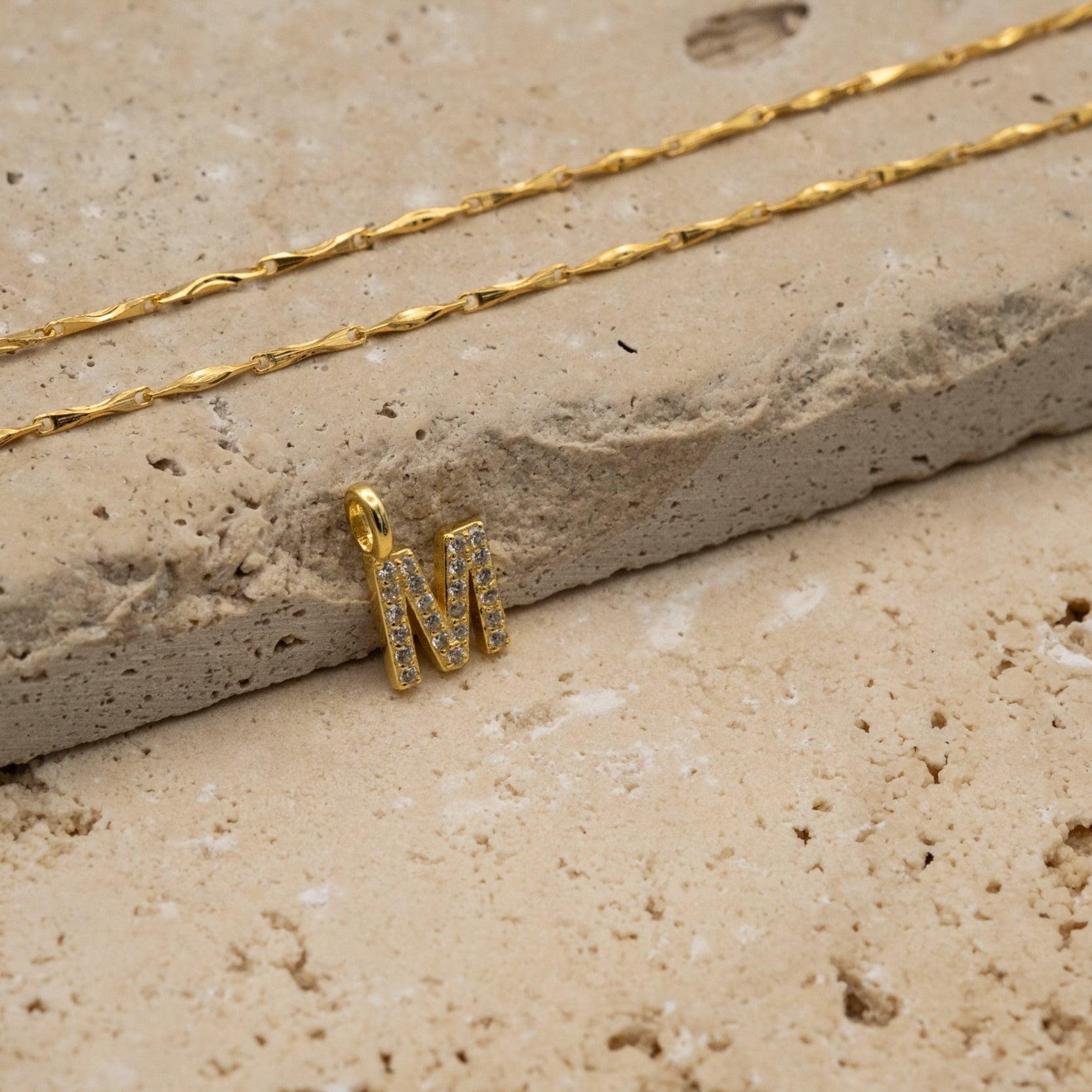 Cirra Halskette mit Buchstabenanhänger