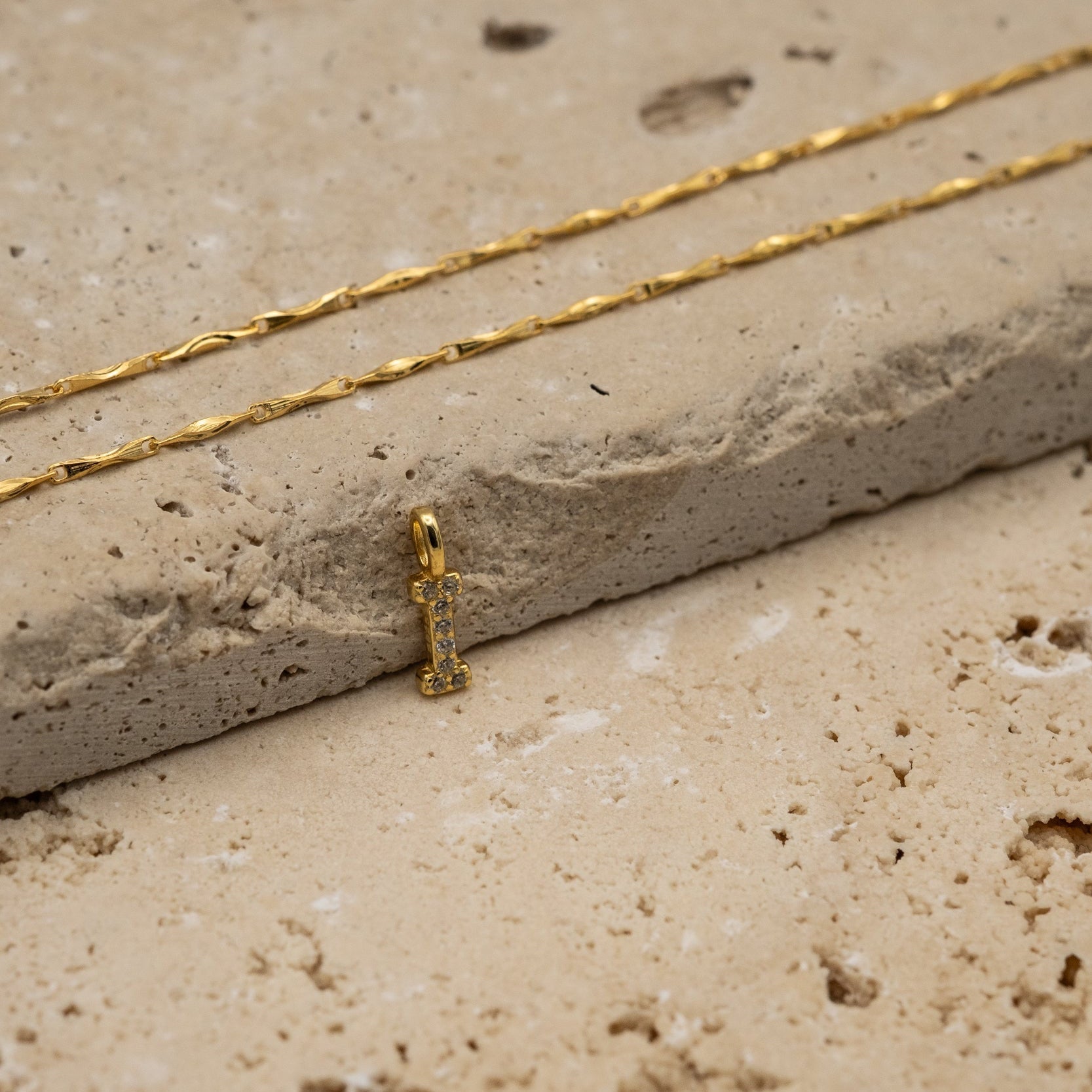 Cirra Halskette mit Buchstabenanhänger