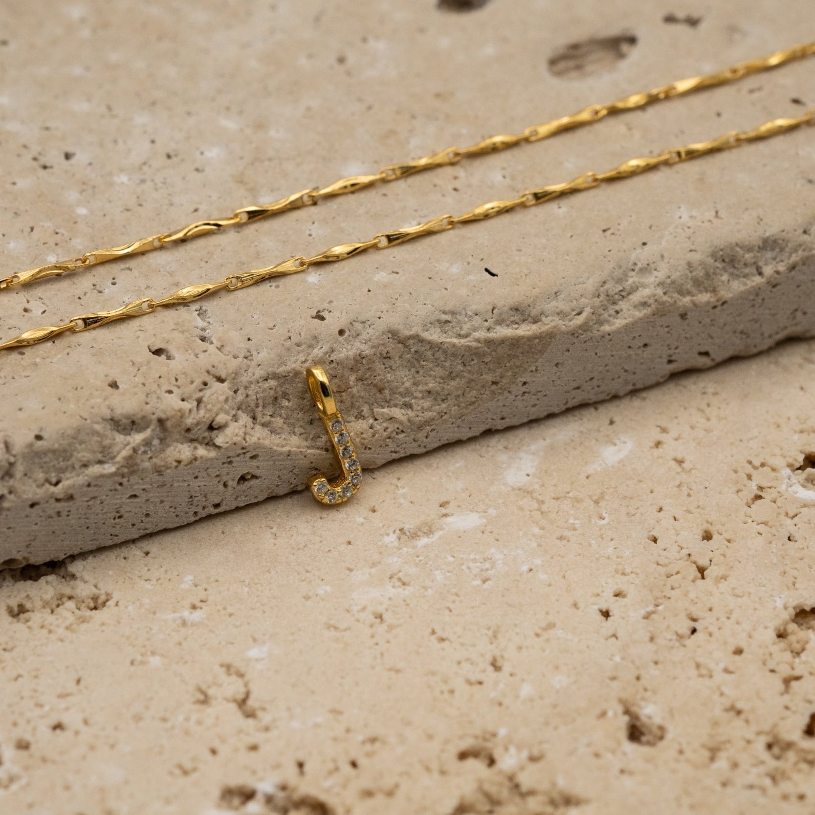 Cirra Halskette mit Buchstabenanhänger