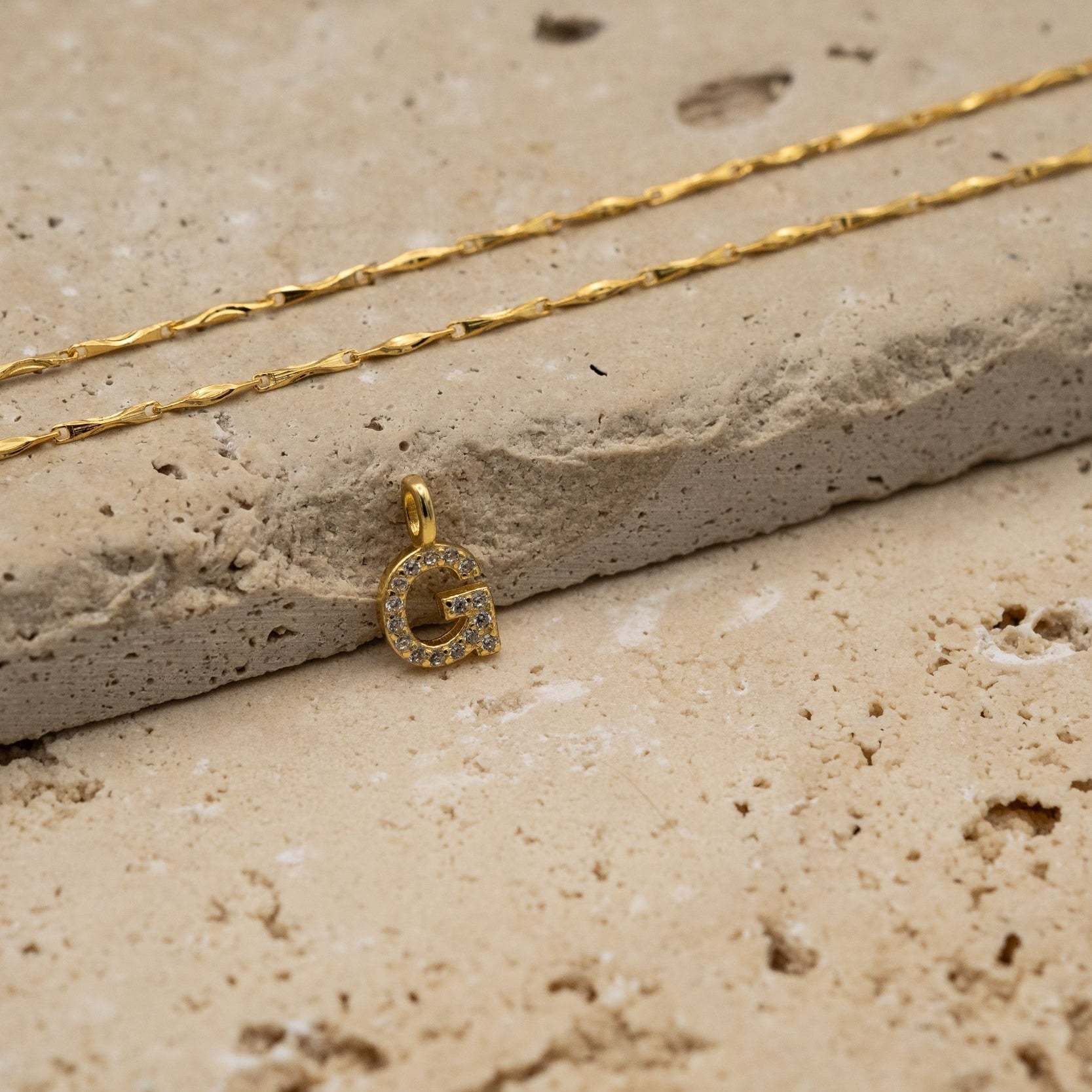 Cirra Halskette mit Buchstabenanhänger