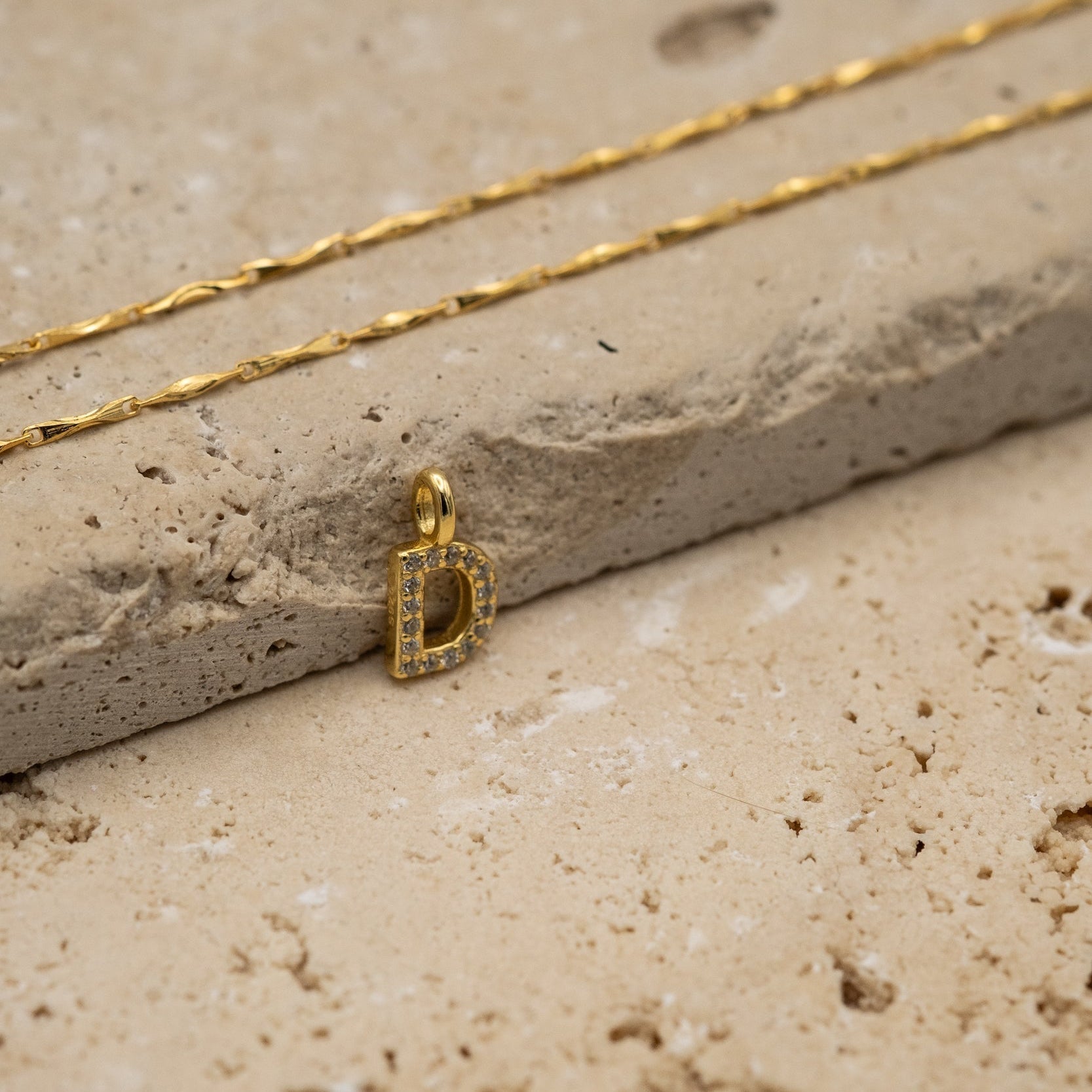 Cirra Halskette mit Buchstabenanhänger