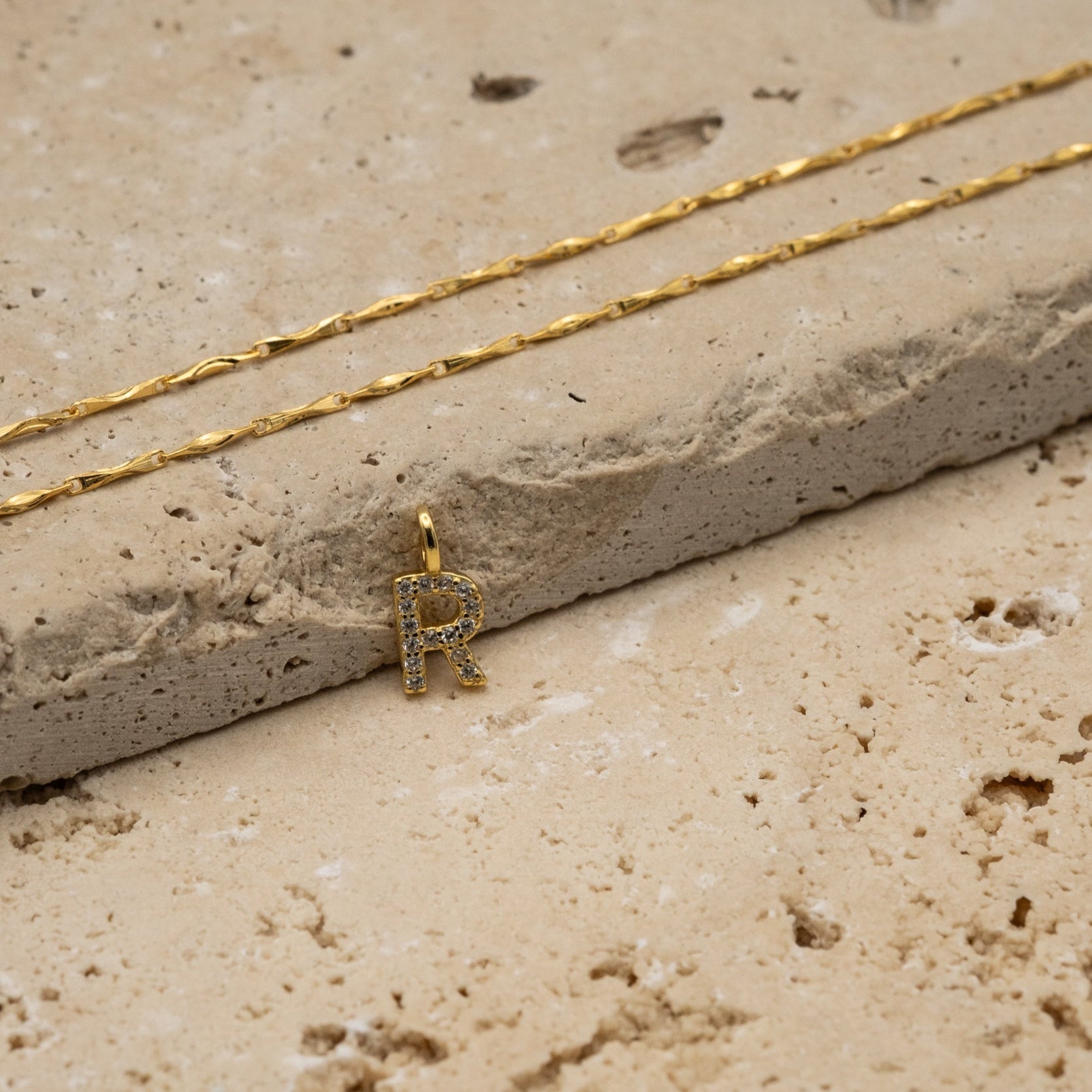 Cirra Halskette mit Buchstabenanhänger