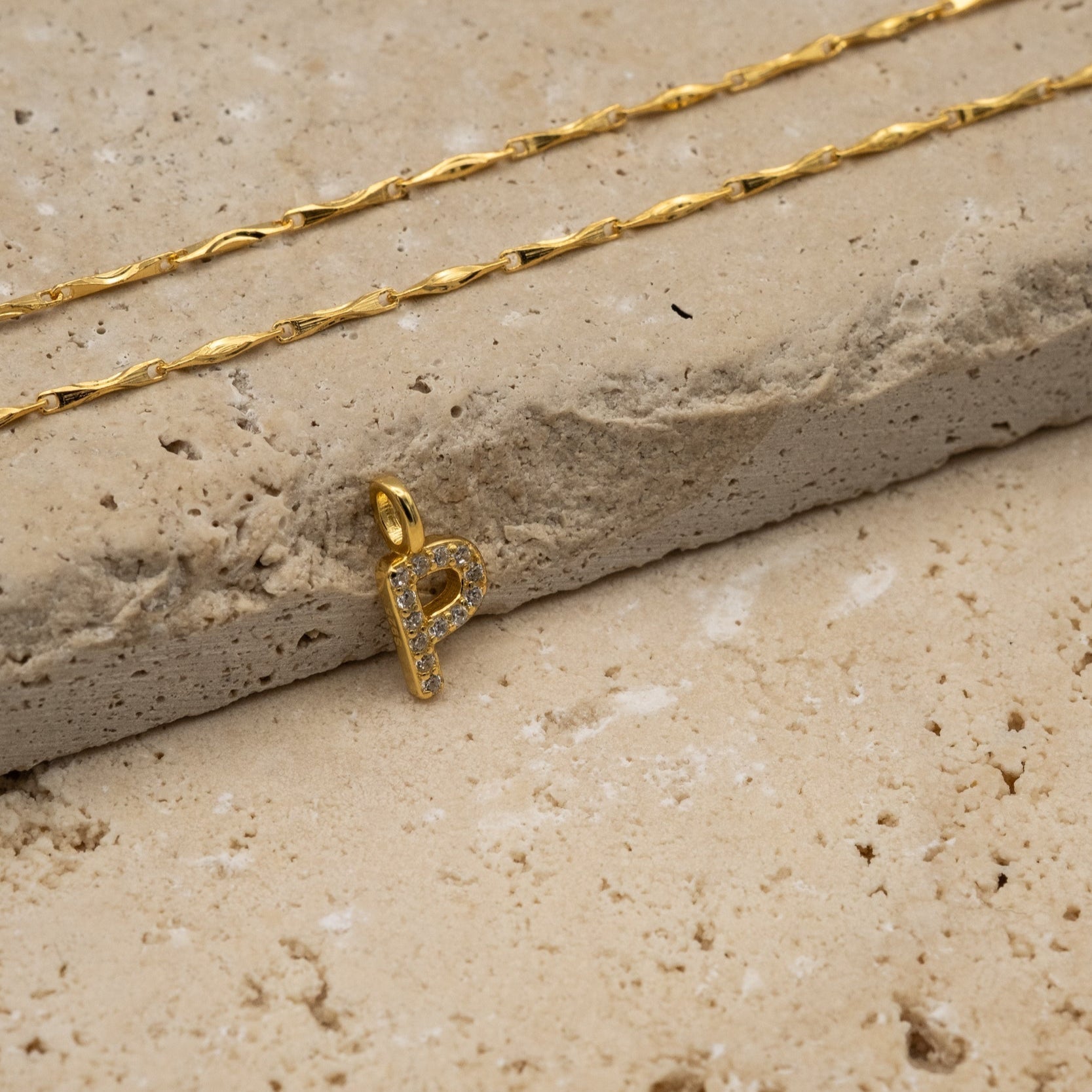 Cirra Halskette mit Buchstabenanhänger