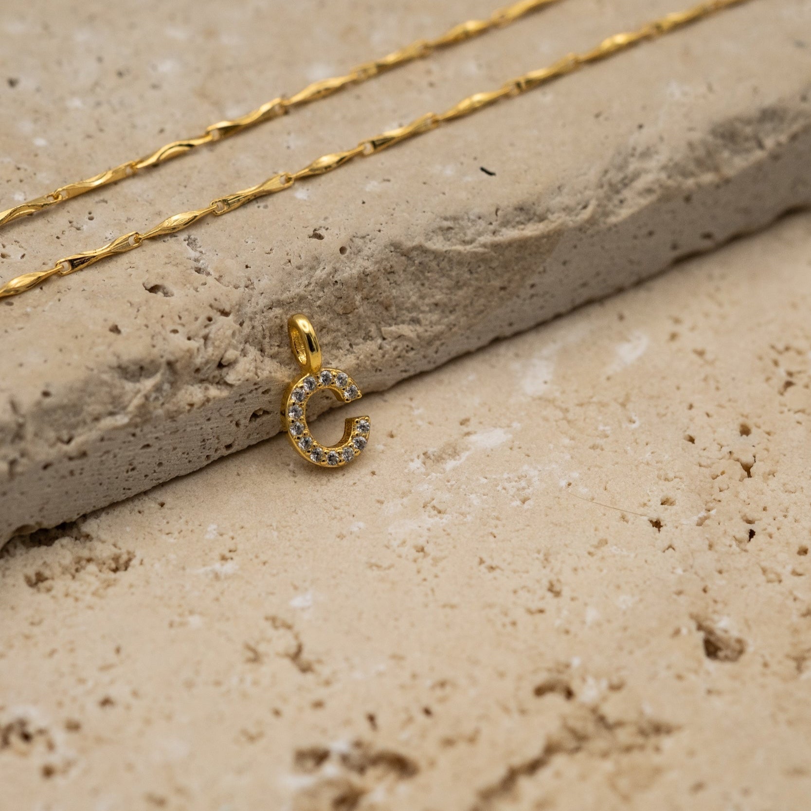 Cirra Halskette mit Buchstabenanhänger