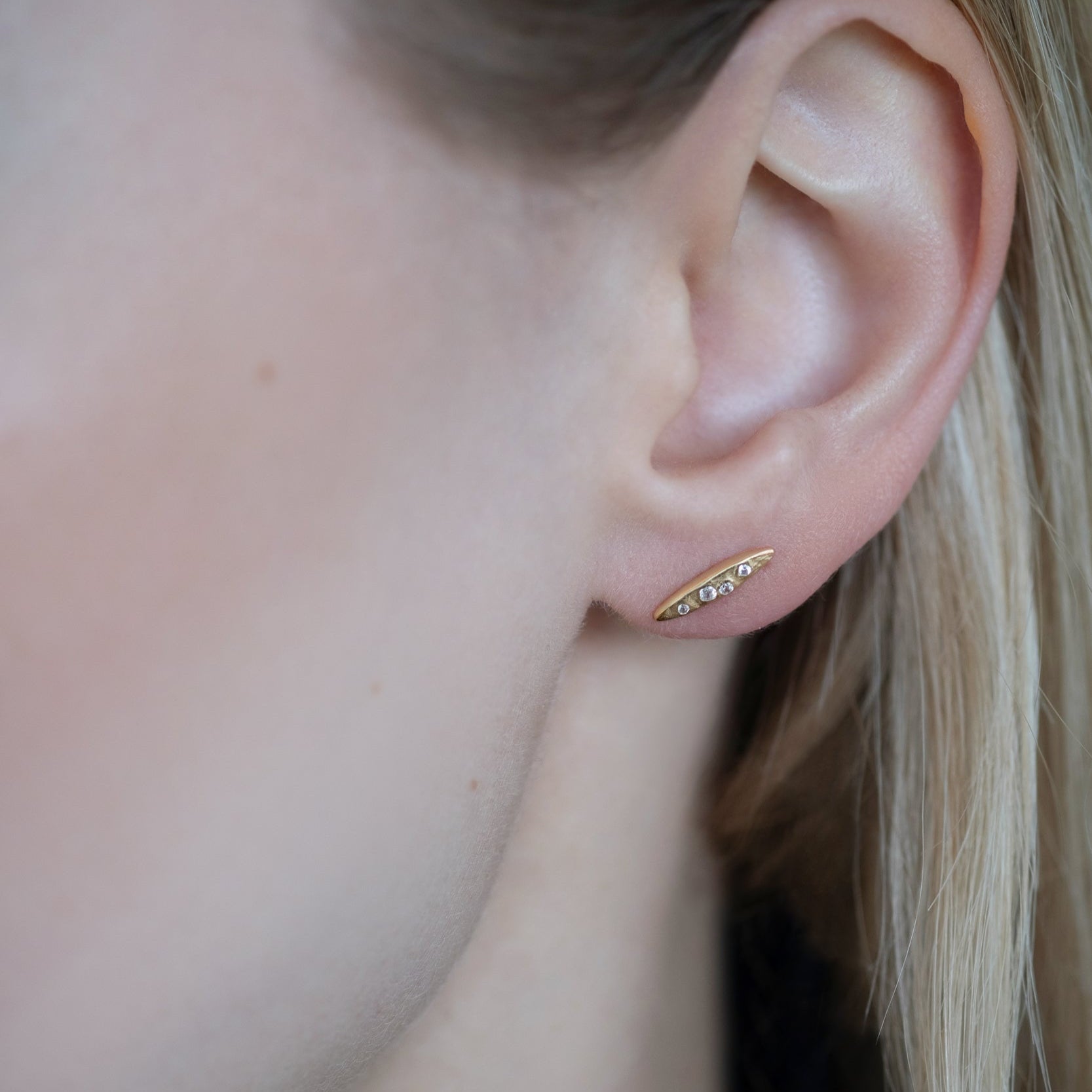 Astra Studs - 24K Goldplattierung